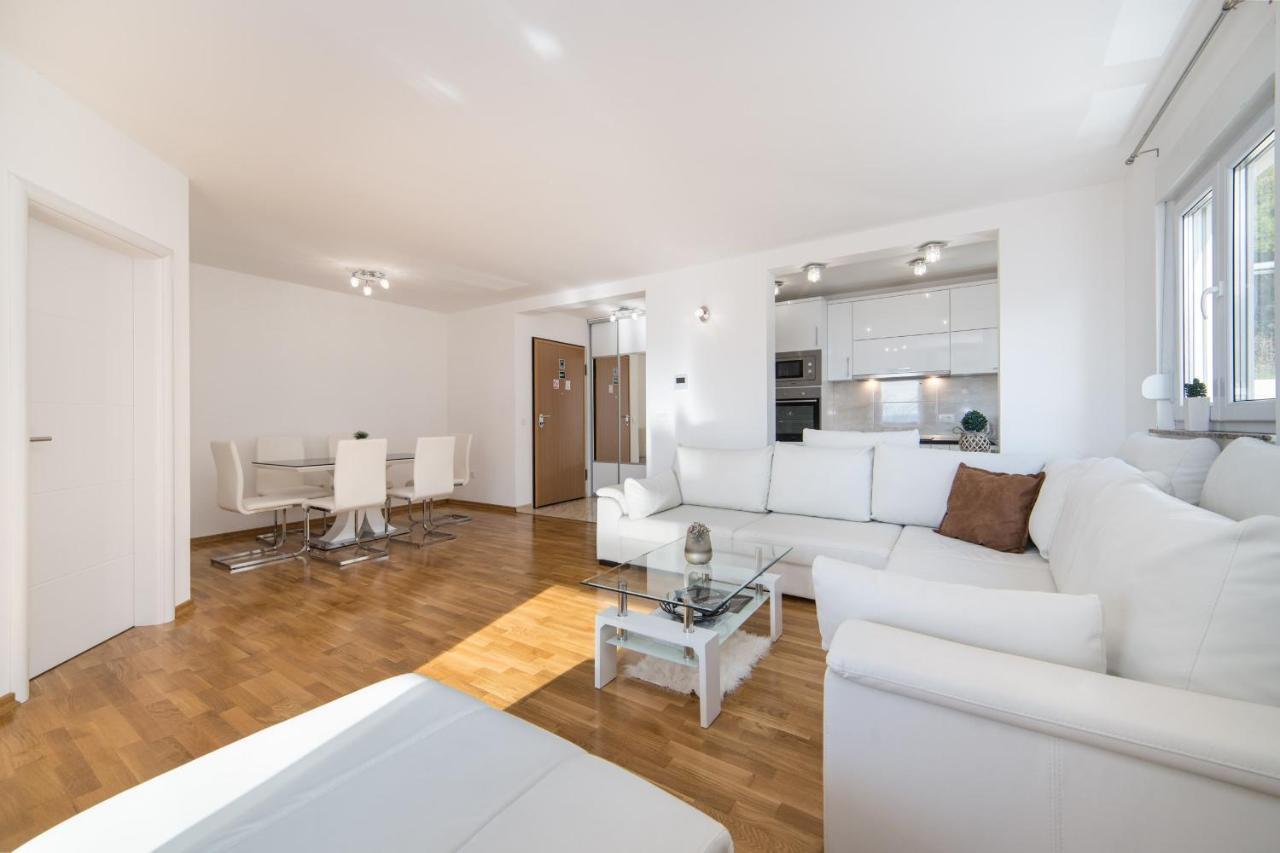Apartments Crystal Makarska Kültér fotó